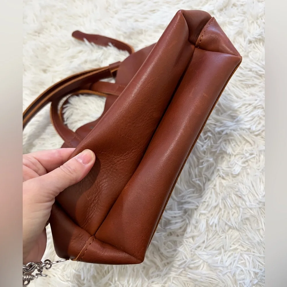 Portland Leather Goods MINI CROSSBODY TOTE - Snap Closure - Picture 8 of 11